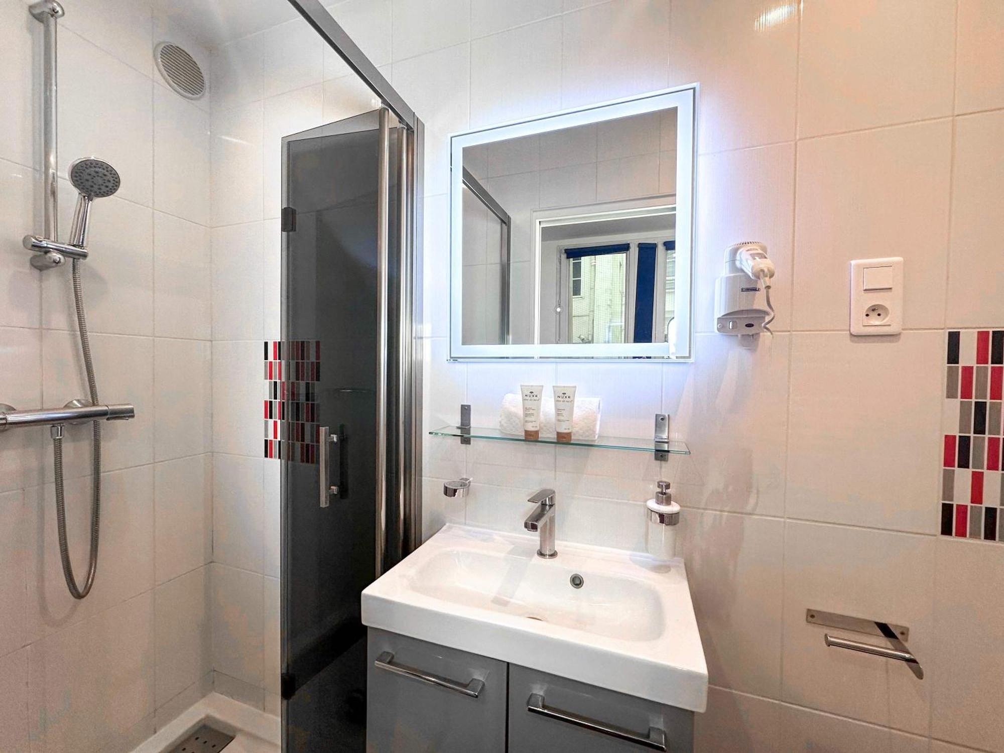 Welcoming Apartment Near Louvre Museum Париж Екстериор снимка
